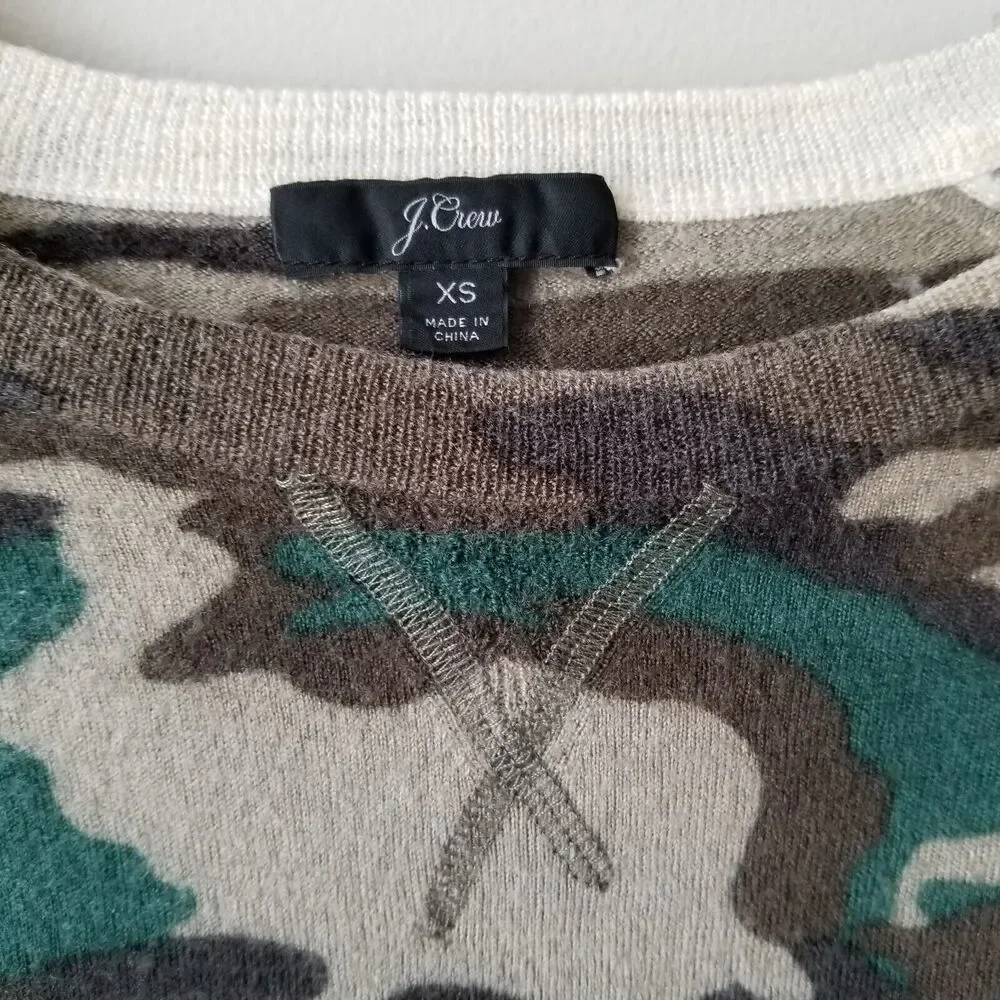 J Crew Women Green Camo Merino Wool Sweater XS Preppy Cozy Classic Casual